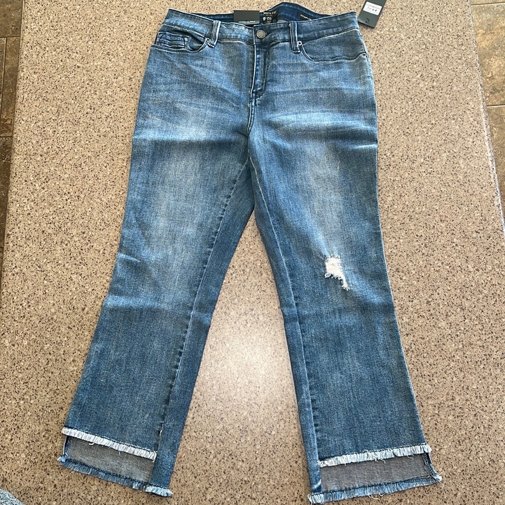 NWT - Kenneth Cole New York Jess Crop Flare jeans - 12